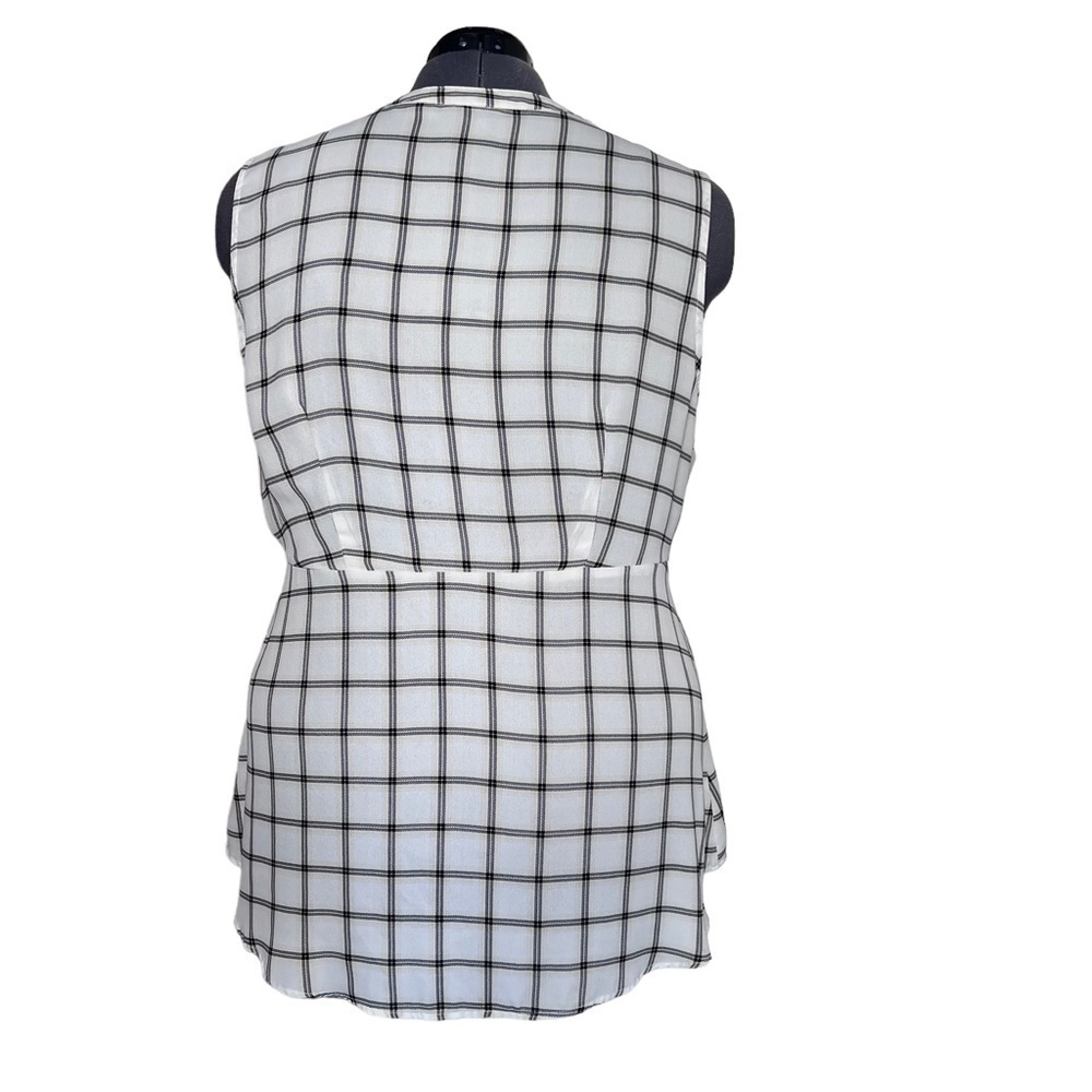 Torrid Sleeveless Peplum Georgette Tie-Front Blouse (Size 2) - Picture 3 of 8
